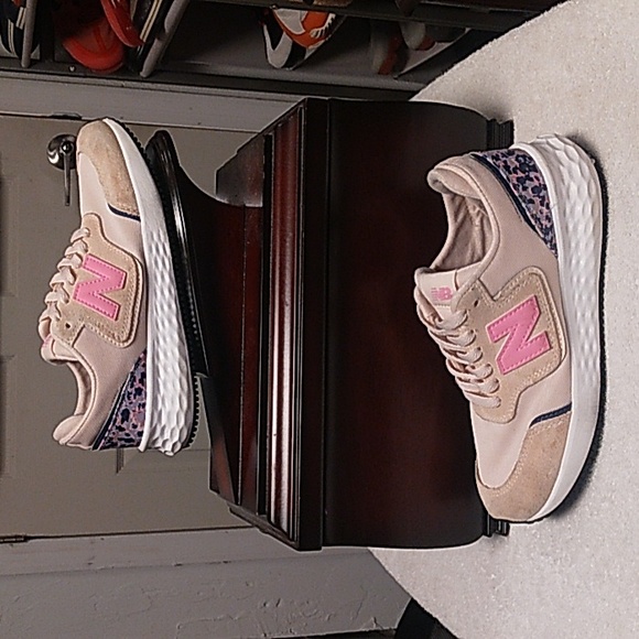 New Balance Shoes - New Balance X 70.    Womens Size-5.5